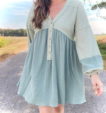 Load image into Gallery viewer, Two-Tone Sage Eliza Tunic
