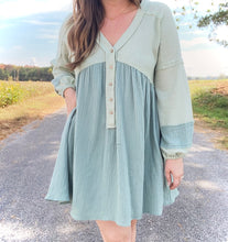 Load image into Gallery viewer, Two-Tone Sage Eliza Tunic
